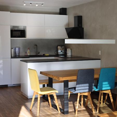 מיקולוב Veritas House מראה חיצוני תמונה