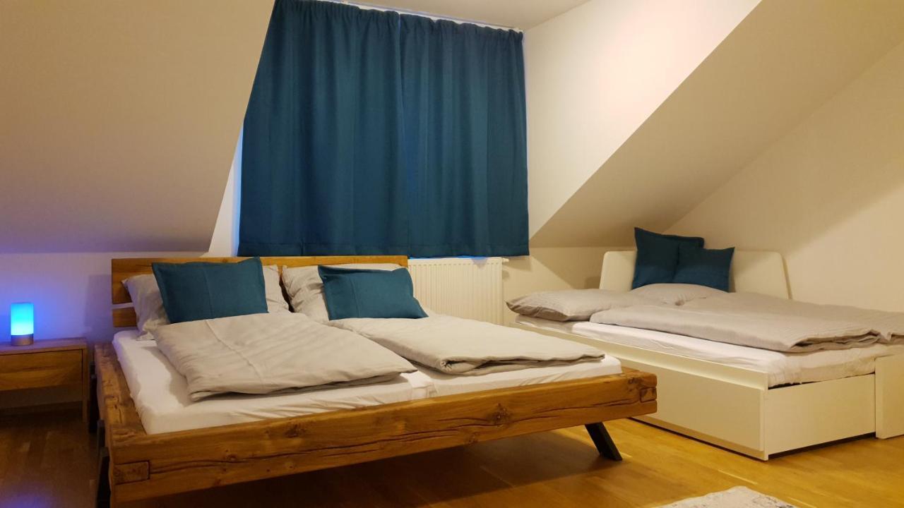 מיקולוב Veritas House מראה חיצוני תמונה