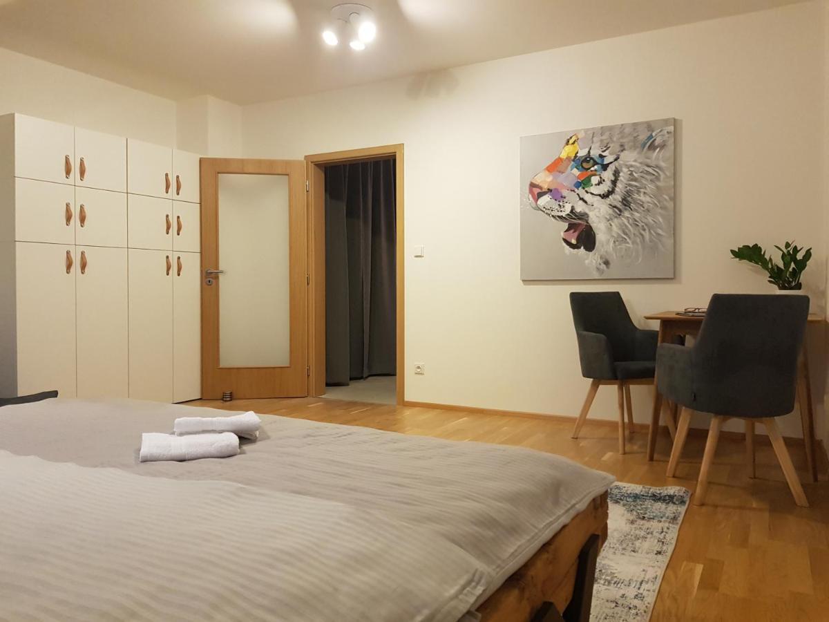 מיקולוב Veritas House מראה חיצוני תמונה